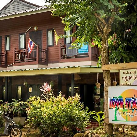 Love Station Hostel Baan Tai Exterior photo