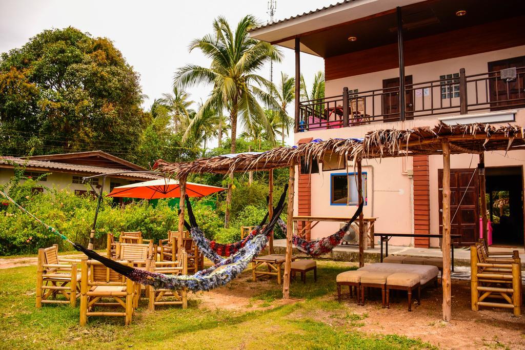 Love Station Hostel Baan Tai Exterior photo