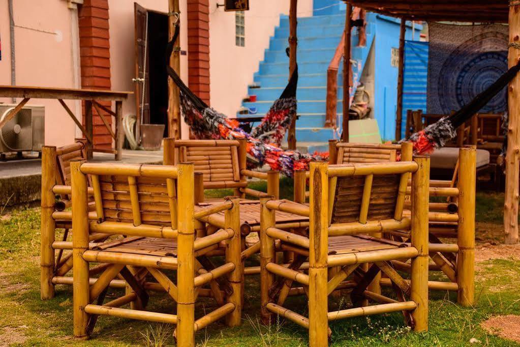 Love Station Hostel Baan Tai Exterior photo