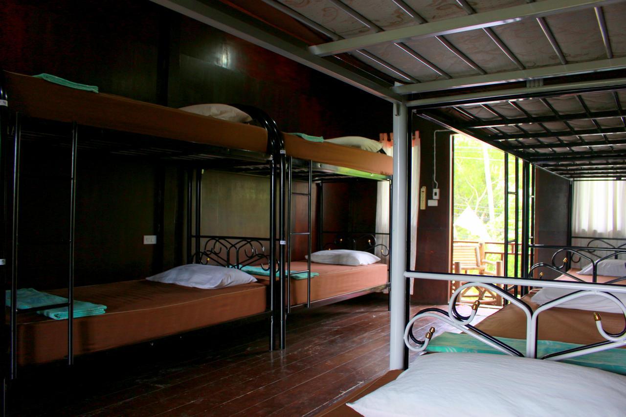 Love Station Hostel Baan Tai Exterior photo