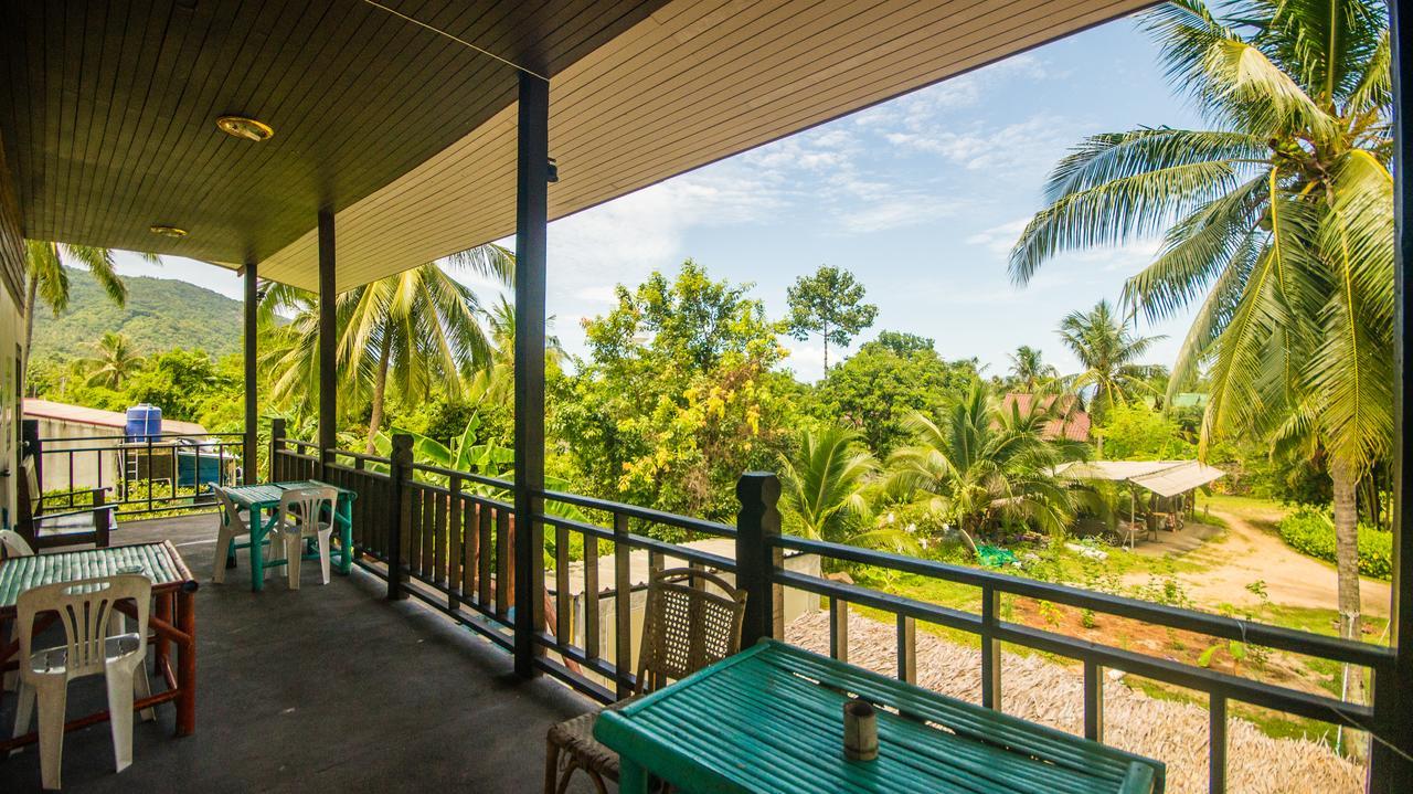 Love Station Hostel Baan Tai Exterior photo