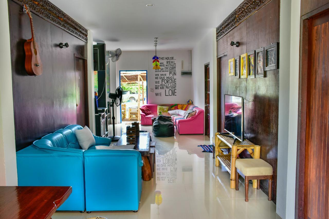 Love Station Hostel Baan Tai Exterior photo