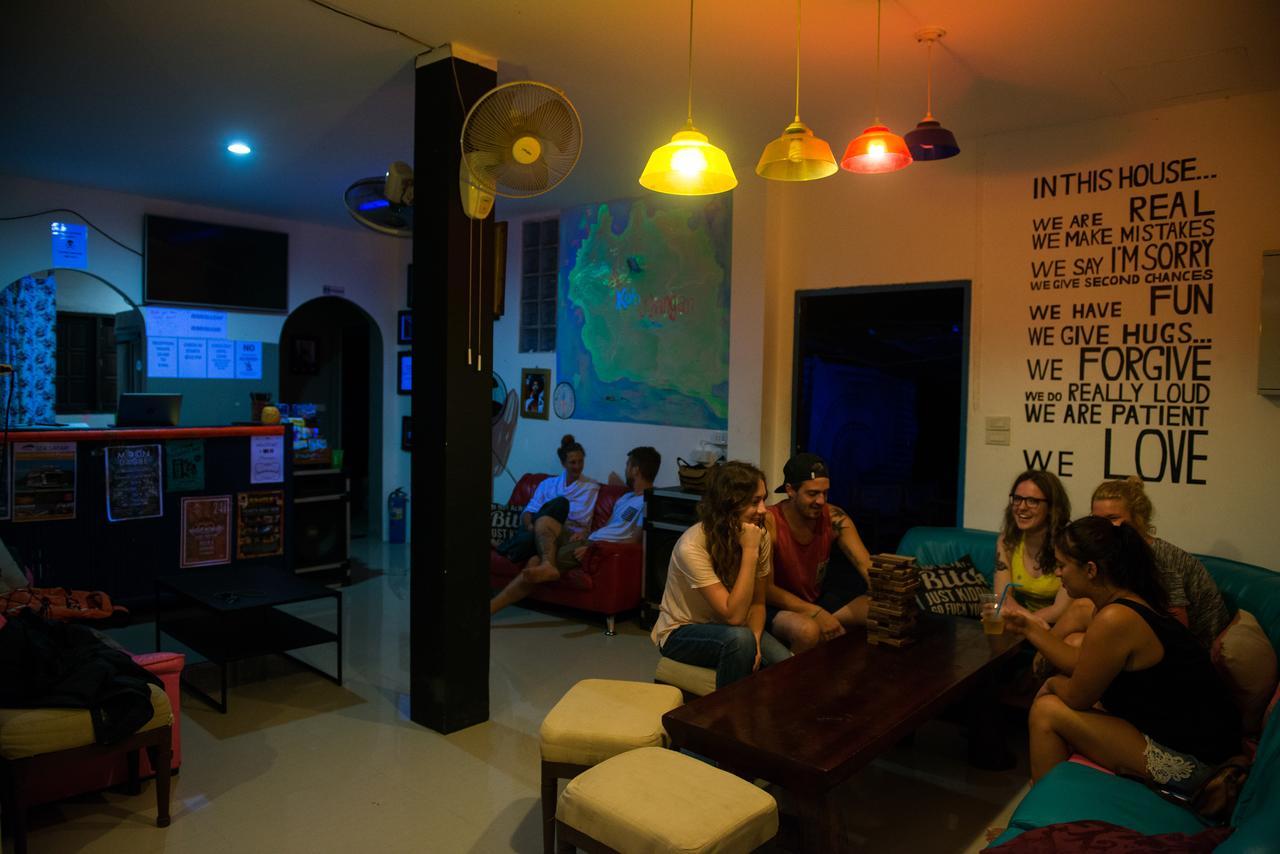 Love Station Hostel Baan Tai Exterior photo